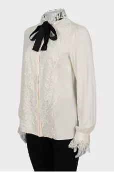Blouse with bow and lace