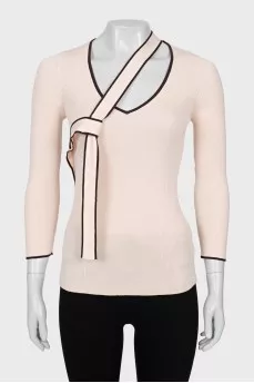 Tight pullover with ties