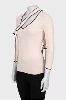 Tight pullover with ties