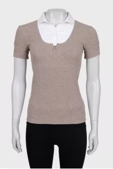 T-shirt with white collar