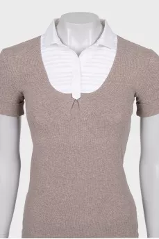 T-shirt with white collar