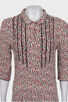 Dress with print decorated with lace