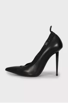 Leather shoes with brand logo