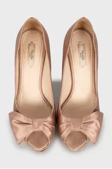 Textile shoes with bows