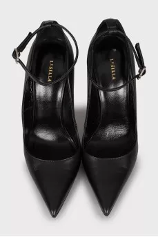 Black pointed toe