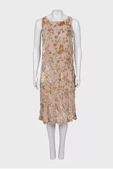 Dress with voluminous decor
