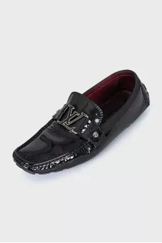 Men's loafers with metal logo