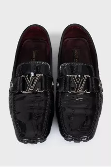 Men's loafers with metal logo