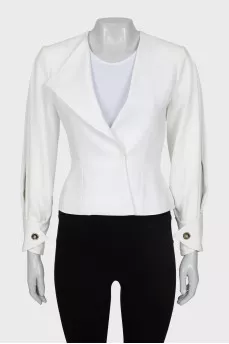 Fitted jacket with button and tag