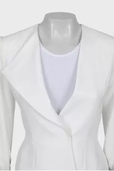Fitted jacket with button and tag