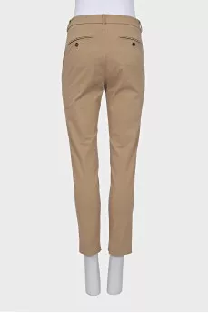 Tapered trousers in brown
