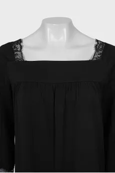 Dress with ties at the back