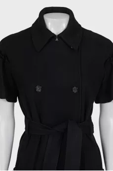 Short sleeve fitted coat