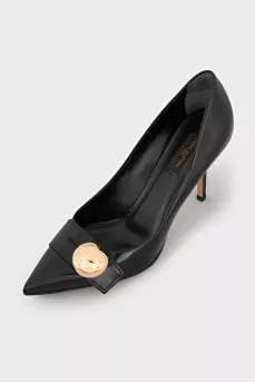 Кожаные туфли с объемным декором