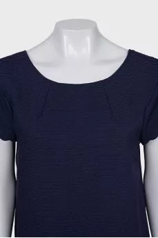 Straight cut dress with a round neckline