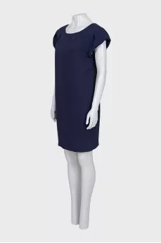 Straight cut dress with a round neckline