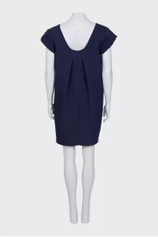 Straight cut dress with a round neckline