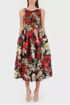 Dress with a flashed skirt in a floral print
