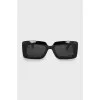 Sunglasses with wide frame and logo