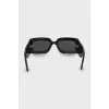 Sunglasses with wide frame and logo