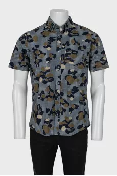 Men's shirt with breast pocket