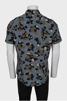 Men's shirt with breast pocket