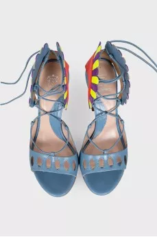 Sandals with leather laces