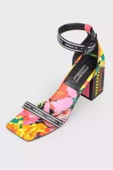 Floral sandals in leather