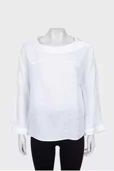 Loose fit blouse with buttons on the shoulder