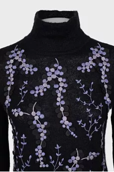 Knitted dress with floral embroidery