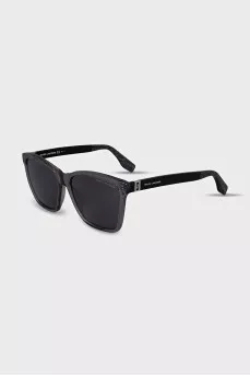 Sunglasses with silver brand logo
