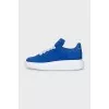 Men's sneakers with contrast lacing