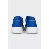 Men's sneakers with contrast lacing