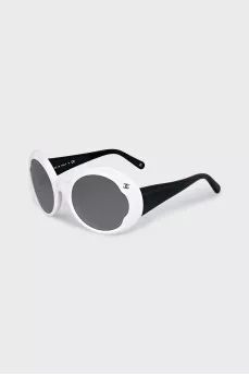 Black and white sunglasses teashades