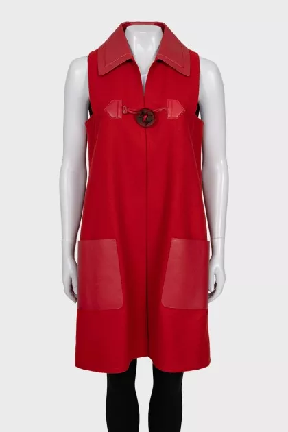 Vest with leather elements