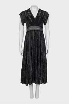 Fitted dress with silver thread