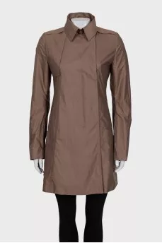Fitted coat with buttons and hooks