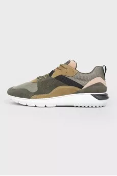 Men's sneakers with tag