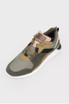 Men's sneakers with tag