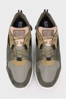 Men's sneakers with tag