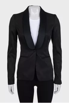 Fitted jacket with one button