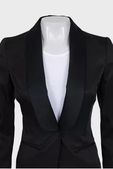 Fitted jacket with one button
