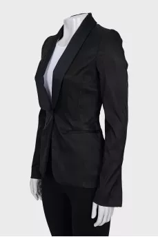 Fitted jacket with one button