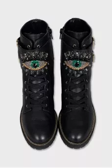 Leather boots with crystals