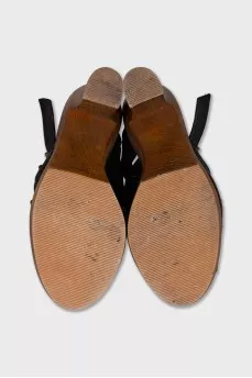 Black leather heeled sandals