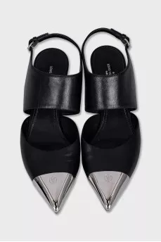 Leather shoes with metal toe
