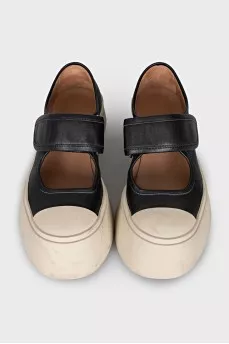 Leather shoes with velcro