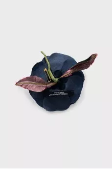 Brooch in the form of a flower made of textile