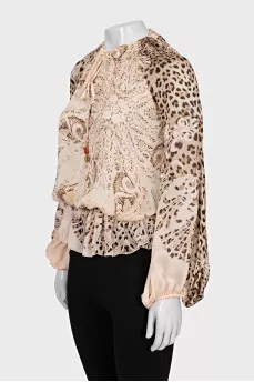 Slim fit blouse in animal print