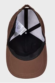 Brown cap with silver logo